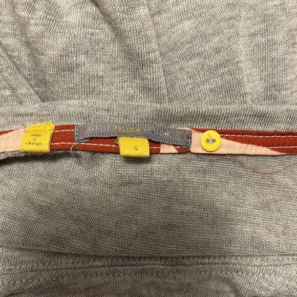 Little Yellow Button Anthropologie tunic with flower Print Swing hem S - Picture 6 of 6